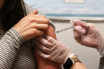 கனேடிய மாகாணங்களில் பரவிவரும் தொற்று: கவனமாக இருக்க மருத்துவர்கள் அறிவுறுத்தல்