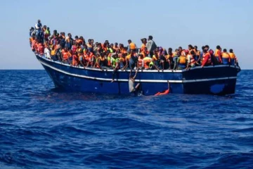 சர்வதேச கடற்பரப்பில் மூழ்கக்கூடிய ஆபத்தான படகில் இருந்த இலங்கையர்கள்