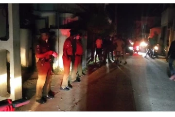 மற்றுமொரு நாடாளுமன்ற உறுப்பினரின் அலுவலகம் முற்றுகை (PHOTOS)