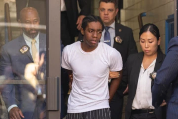 காதலியின் கண் முன்னே காதலனின் இதயத்தில் கத்தியால் குத்திய மர்ம நபர்: அமெரிக்காவில் அரங்கேறிய பயங்கரம்