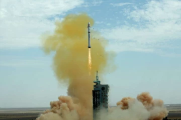 நேபாள வான் பகுதியில் தீப்பிடித்து எரிந்த சீன ராக்கெட்