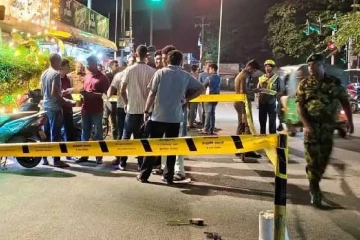 உணவக உரிமையாளர் சுட்டுக்கொலை; உணவு வாங்க வந்த பெண் காயம்