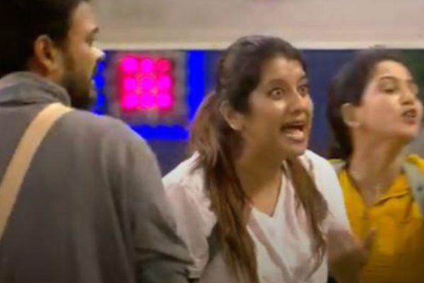 டிரெஸ்ஸ கிழிச்சப்ப பேசல! இப்போ என்னா கத்துற? தாமரையிடம் கத்திய பிரியங்கா | Thamarai Priyanka Abhinay Fight Flag Hoisting B