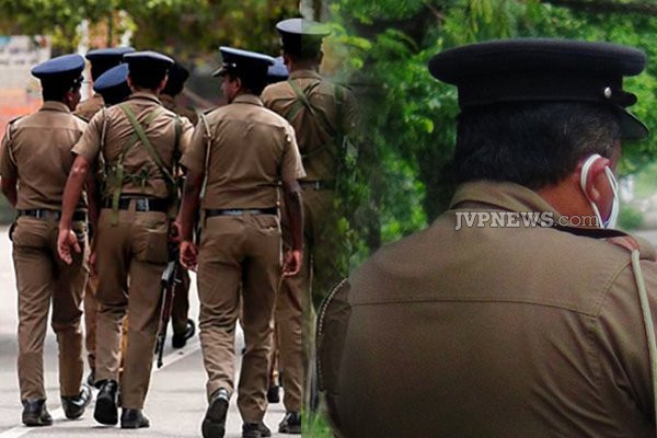 பொலிஸ் அதிகாரிகள் என கூறி வீட்டுக்குள் நுழைந்த கும்பல்; கத்தி முனையில் மிரட்டி கொள்ளை | A Gang Entered The House Claiming Police Officers
