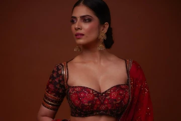 மாளவிகா மோகனன் லேட்டஸ்ட் ஹாட் போட்டோஷூட்