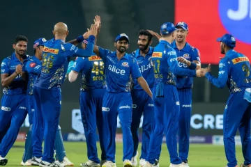 மூன்று வீரர்களை கழட்டிவிட தயாராகும் மும்பை அணி - அதிர்ச்சியில் ரசிகர்கள்