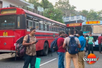 බලංගොඩදී බස් රථ තුනක ගැටුමෙන් ප්‍රධාන මාර්ගය අවහිරයි [UPDATE]