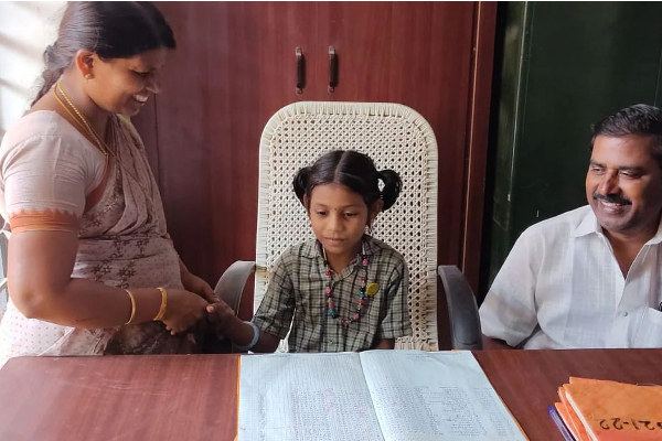 ஒருநாள் தலைமை ஆசிரியரான 1 ஆம் வகுப்பு மாணவி! சிறுமியின் நேர்மைக்கு கிடைத்த பாராட்டு | 6 Year Old Become Principal Tamilnadu