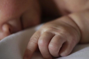 பிறந்து 5 நாட்களான சிசுவை விற்ற தாய் – யாழில் சம்பவம்!