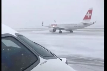 சுவிட்சர்லாந்தில் கொட்டித்தீர்க்கும் பனி...அவதிக்குள்ளாகும் மக்கள்