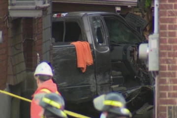 வீடு ஒன்றின் மீது மோதுண்ட வாகனத்தில் இருந்த சாரதிக்கு நேர்ந்த விபரீதம்