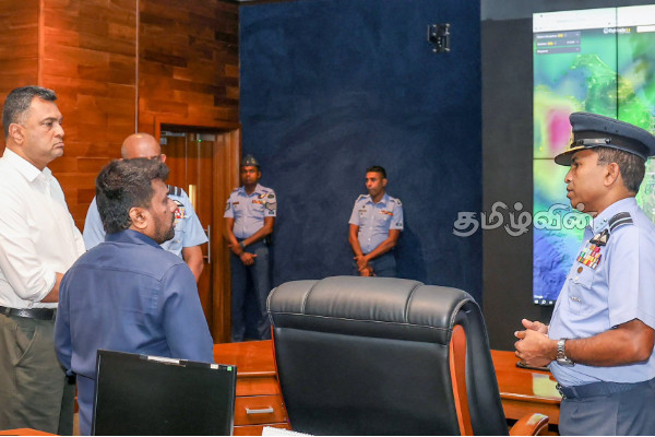 விமானப் படைத் தளத்திற்கு நேரில் சென்று மீட்பு நடவடிக்கைகளை பார்வையிட்ட அநுர | Extreme Weather Sri Lanka President Anura Visit