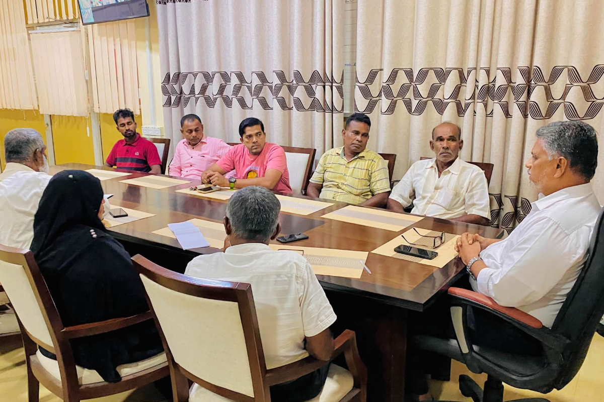 நிந்தவூரில் நடைமுறைக்கு வரும் புதிய தீர்மானம் - கோழிக்கடை உரிமையாளர்களுக்கு கடும் எச்சரிக்கை | Stern Warning To Chicken Shop Owners