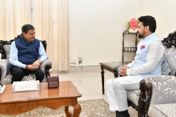 ஆன்லைன் சூதாட்டம்: தடை விதிக்க மாநில அரசுகளுக்கு அதிகாரம் - மத்திய அமைச்சர்