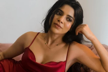 நடிகை திவ்யபாரதி ரெட் ஹாட் உடையில் போட்டோஷூட்