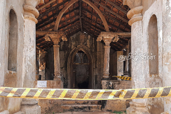 யாழ்.நல்லூரில் அமைந்துள்ள மந்திரிமனைக்குள் நுழைய வேண்டாம்: மக்களுக்கு விடுக்கப்பட்டுள்ள அறிவுறுத்தல் (photos) | Do Not Enter Mantriman Located Jaffna