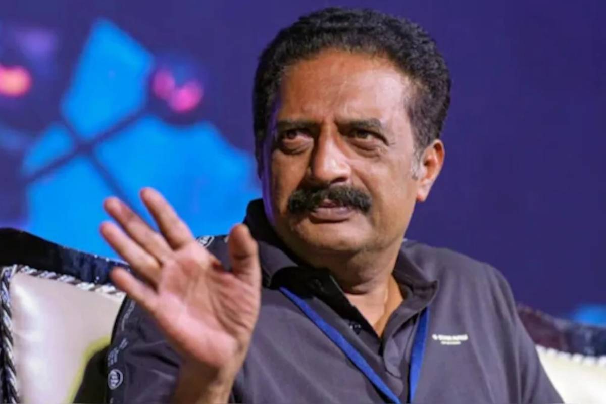பிரகாஷ் ராஜ் ஒன்னாநம்பர் பிராடு!! விஜய்யை கேள்வி கேட்டதற்கு இயக்குநர் பதிலடி.. | Perarasu Troll Prakash Raj For Speech About Vijay