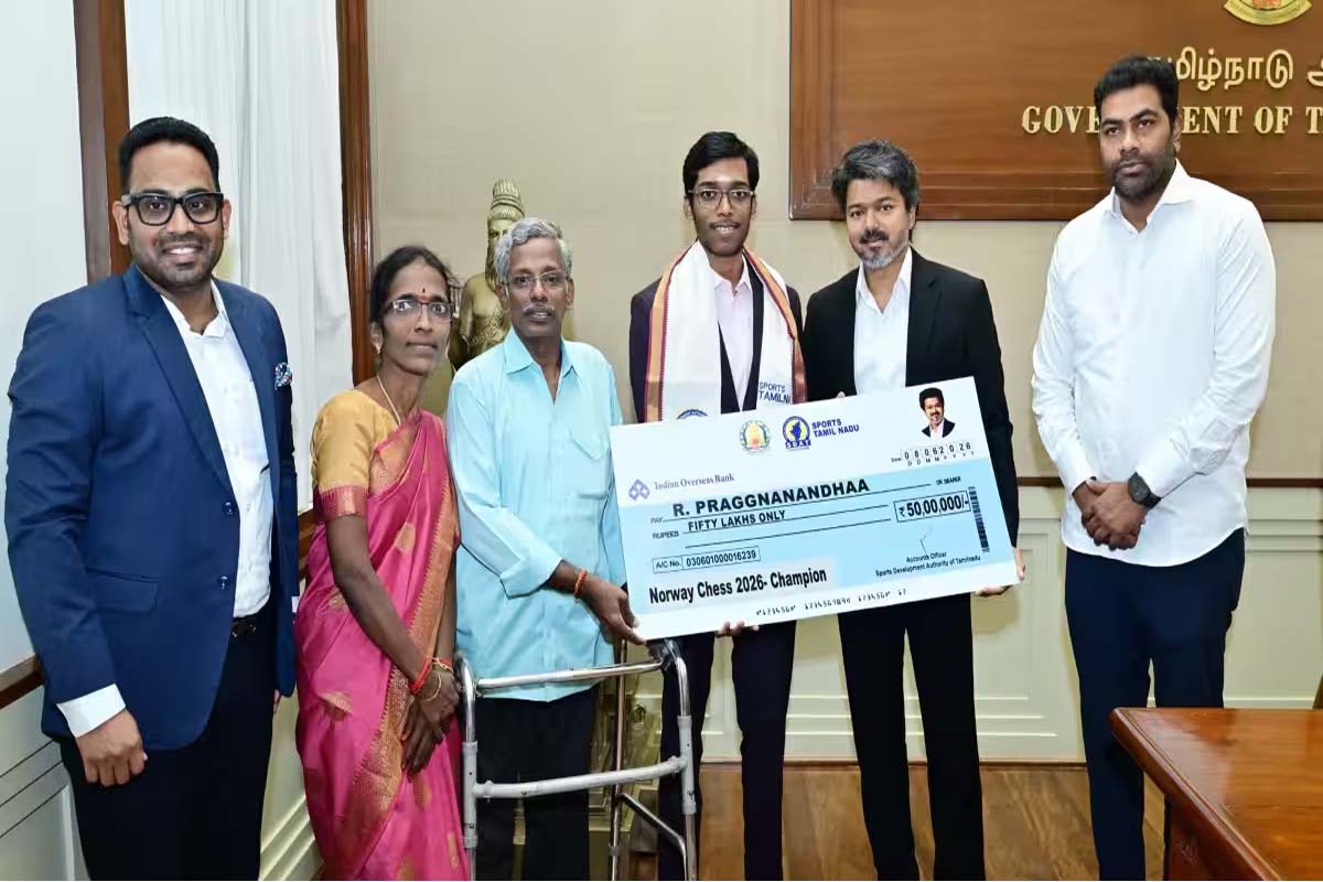 முதல்வர் விஜய்க்கு Checkmate வைத்த பிரக்ஞானந்தா.. தோல்விக்கு பின்பு முதல்வரின் ரியாக்ஷன் என்ன? | Chess Player Praggnanandhaa Checkmate Cm Vijay முதல்வர் விஜய்க்கு Checkmate வைத்த பிரக்ஞானந்தா.. தோல்விக்கு பின்பு முதல்வரின் ரியாக்ஷன் என்ன? | Chess Player Praggnanandhaa Checkmate Cm Vijay