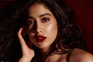 முகம் சுளிக்க வைக்கும் வீடியோவை வெளியிட்ட ஸ்ரீதேவி மகள்? ஷாக்காகும் ரசிகர்கள்..