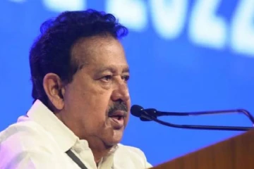 அமைச்சர் பொன்முடி கார் பைக் மீது மோதி விபத்து : இளைஞர் கவலைக்கிடம்