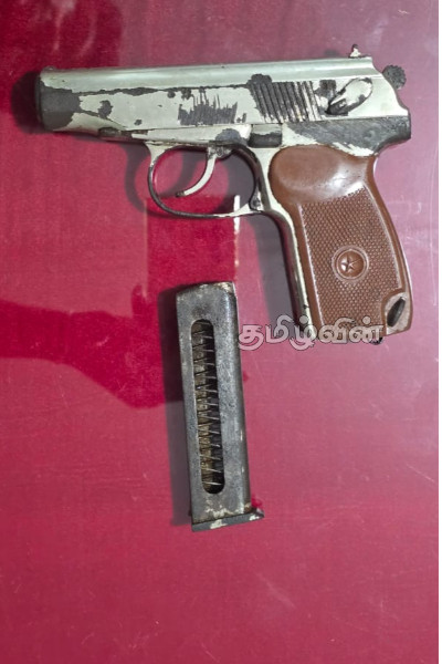 யாழ்ப்பாணத்தை சேர்ந்த ஒருவர் அதிரடி கைது.. மீட்கப்பட்ட ஆபத்தான பொருட்கள் | Jaffna Man Arrested Handgun In Wattala யாழ்ப்பாணத்தை சேர்ந்த ஒருவர் அதிரடி கைது.. மீட்கப்பட்ட ஆபத்தான பொருட்கள் | Jaffna Man Arrested Handgun In Wattala