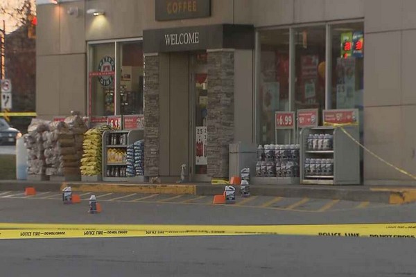 கனடாவில் 21 வயது யுவதி மீது துப்பாக்கிச் சூடு! | Woman Fatally Shot Overnight Outside Gas Station