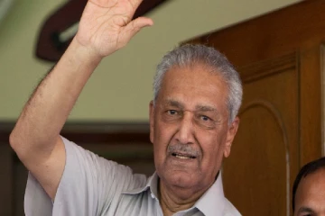 பாகிஸ்தான் அணுகுண்டு தந்தை கொரோனாவால் மரணம்