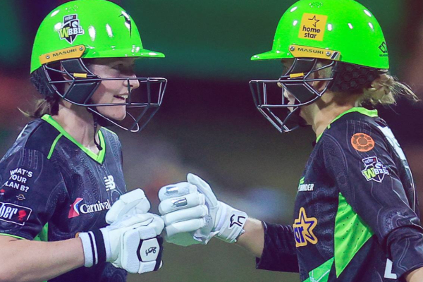 sydney thunder win by 9 wickets, wbbl 2025