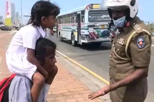பிள்ளையின் கல்விக்காக ஒரு தாயின் ஓர்மப் போராட்டம் - கொழும்பில் சம்பவம் | Mother S Protest For Childs Education In Sri Lanka