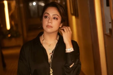 உள்ளாடை மீது கோட் போட்டப்பவே தெரியும்;பேசாமல் இருங்கள் - ஜோதிகாவை விளாசிய பிரபலம்!