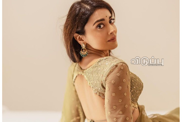 40 வயதில் இப்படியா!! வாய்ப்பிளக்க வைக்கும் நடிகை ஸ்ரேயா சரணின் டிரான்ஸ்பெரண்ட் போட்டோஷூட்.. | Actress Shriya Saran Latest Transparent Photoshoot 40 வயதில் இப்படியா!! வாய்ப்பிளக்க வைக்கும் நடிகை ஸ்ரேயா சரணின் டிரான்ஸ்பெரண்ட் போட்டோஷூட்.. | Actress Shriya Saran Latest Transparent Photoshoot