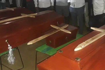 இராகலையில் தீயில் கருகிய ஐவர் உயிரிழப்பு....உருக்கமாக இடம்பெற்ற இறுதிக்கிரியை