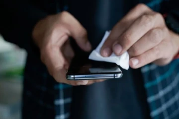 ඔබ දන්නවාද ස්මාර්ට්ෆෝන් තිරයක වැසිකිළි ආසනයකට වඩා වැඩි විෂබීජ තිබෙන බව…