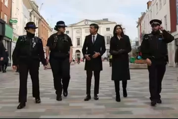 வெளியே போங்கள்... புலம்பெயர்வோருக்கு ஆதரவாக பிரதமரை நோக்கி சத்தமிட்ட பிரித்தானிய பெண்