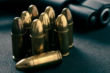 கொழும்பில் தேடுவாரற்று கிடந்த தோட்டாக்கள்