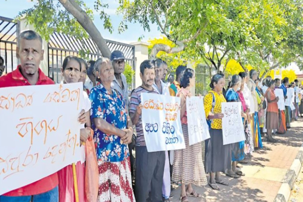 சிறுநீரக நோயாளிகள் மருத்துவமனை முன்பு ஆர்ப்பாட்டம் | Kidney Patients Protest In Front Of The Hospital