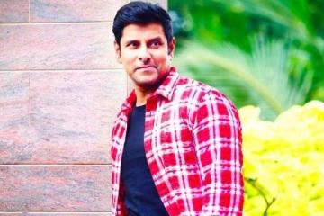 இளம் நடிகர்களுக்கும் டப் கொடுத்து வரும் நடிகர் விக்ரமின் முழு சொத்து மதிப்பு- இத்தனை கோடியா?