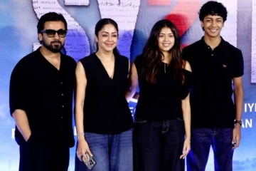 நடிகை ஜோதிகா சமீபத்தில் அணிந்துவந்த Denim Pant விலை என்ன தெரியுமா?