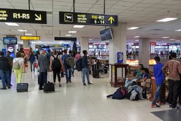 கட்டுநாயக்க விமான நிலையத்தில் பெண் ஒருவர் கைது