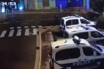 பிரான்சில் பொலிசார் மீது நடந்த கத்தி குத்து தாக்குதல்! முதல் முறையாக வெளியான வீடியோ