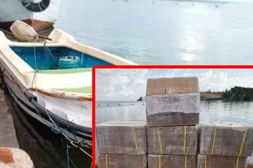 புத்தளத்தில் சட்டவிரோத பொருளுடன் இருவரை கைது செய்த கடற்படையினர்!