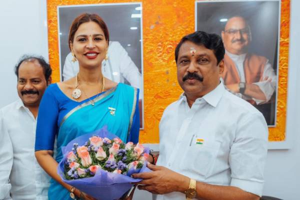 பாஜக உறுப்பினரானார் நடிகை கஸ்தூரி - வரவேற்ற நயினார் நாகேந்திரன்! | Actress Kasthuri Joined The Tamil Nadu Bjp