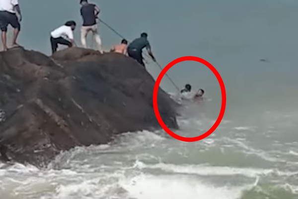 கடற்கரையில் பாறை மறைவுக்கு சென்ற இளம் ஜோடிக்கு காத்திருந்த அதிர்ச்சி | A Loving Couple Gets Swept Away In The Galle Sea