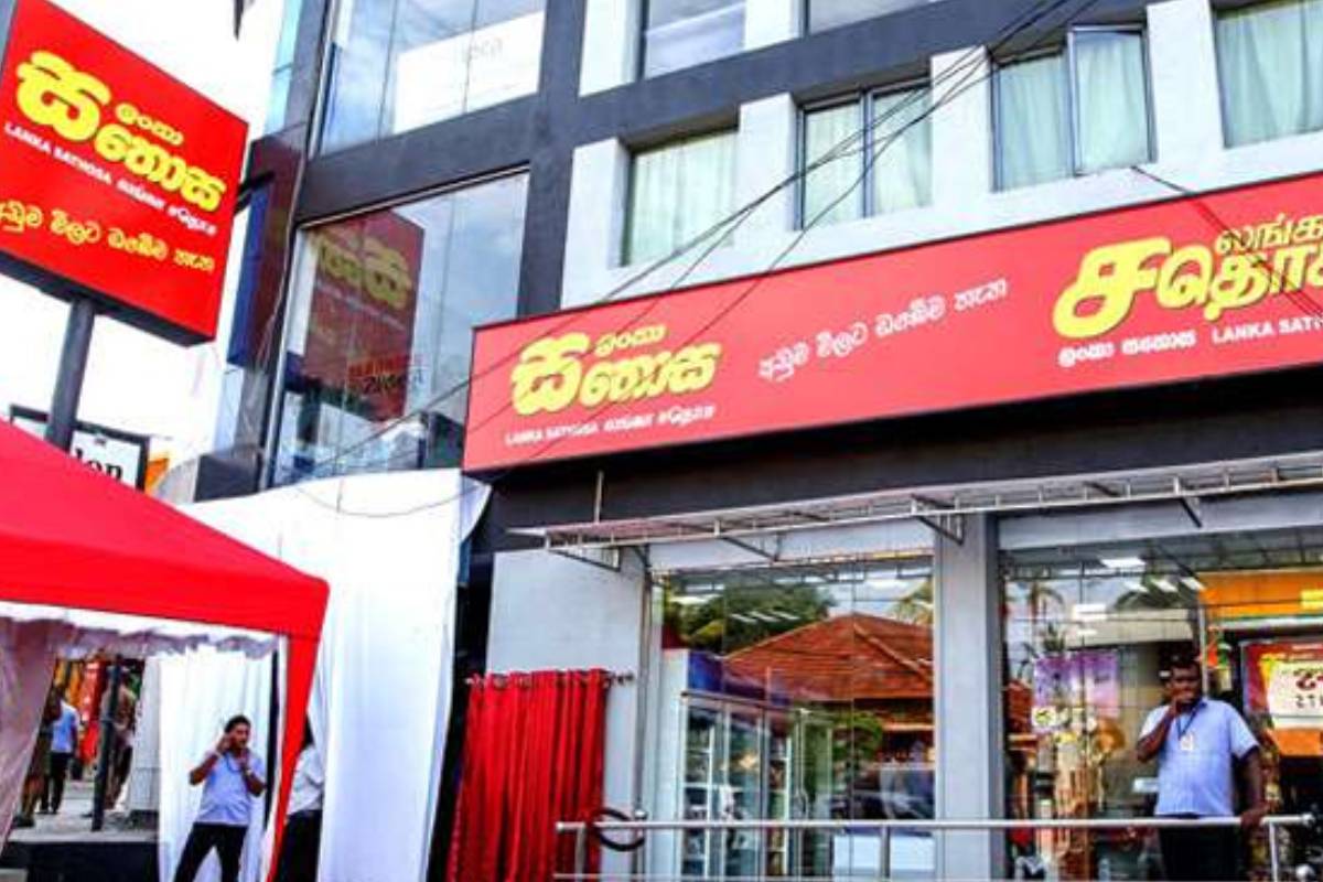 அத்தியாவசிய உணவுப்பொருட்களின் விலைகள் அதிரடியாக குறைப்பு! பொருட்களை வாங்குபவர்களுக்கு பரிசு அறிவிப்பு | Prices Of Essential Food Items Srilanka