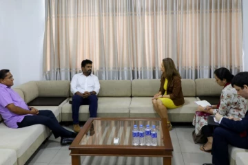 අනුර කුමාර හදිසියේම හමුවූ කෙනා..! දේශපාලනයේ පෙරලියක්ද..?(PHOTOS)