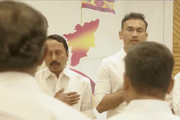 செங்கோட்டையனுக்கு தவெகவில் இந்த பதவியா - வரவேற்ற விஜய்! | Sengottaiyan Joins Tvk Vijay Video Viral