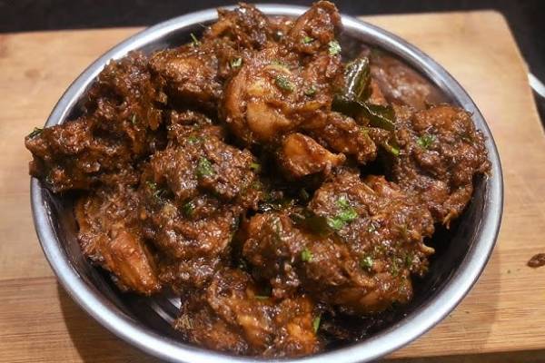 சிக்கன் மிளகு வறுவல் - இந்த ஒரு பொருளை போட்டு செய்து பாருங்க | How To Make A Pepper Chicken Dry Different Style