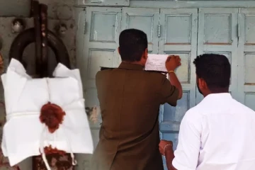 யாழ். நகர் பகுதியில் இரு உணவகங்களுக்கு சீல் வைப்பு: சுகாதாரப் பிரிவு நடவடிக்கை