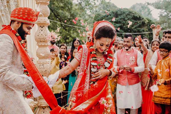 இந்த ராசி பெண் கிடைத்தால் உடனே கல்யாணம் பண்ணிக்கோங்க | Zodiac Sign Brings Millionaire Luck To Husband