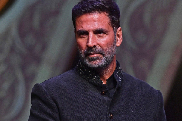 நடிகர் அக்‌ஷய் குமாருக்கு மீண்டும் கொரோனா தொற்று உறுதி - தமிழ்நாடு